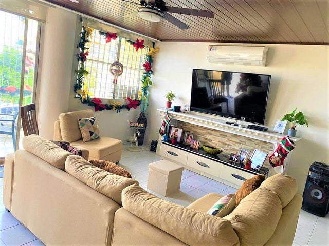 Penthouse in Brisas de Miraflores